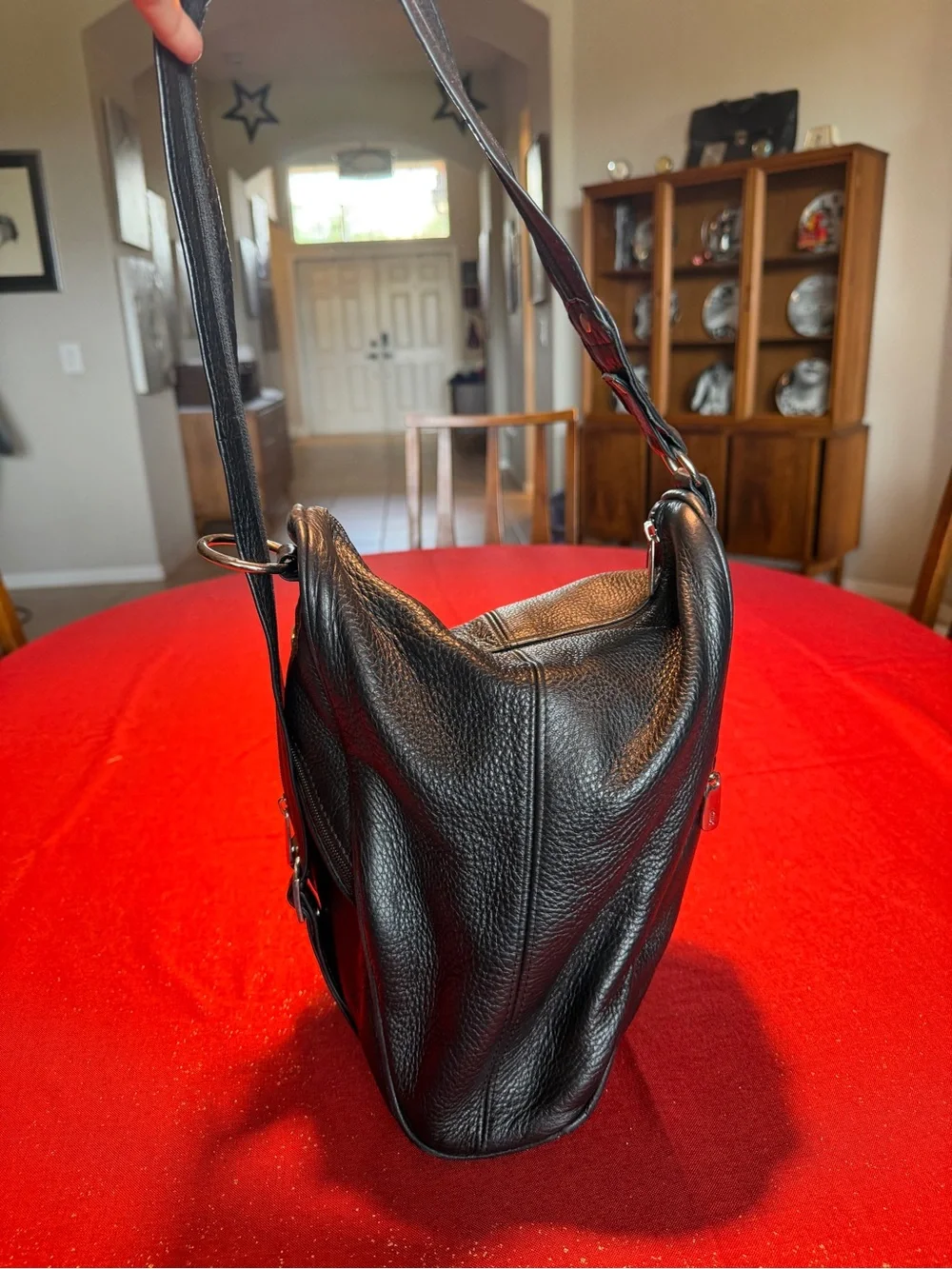 👉🏼LIKE NEW👈🏼 Gorgeous European Black Leather Transitional Backpack Purse- Patra